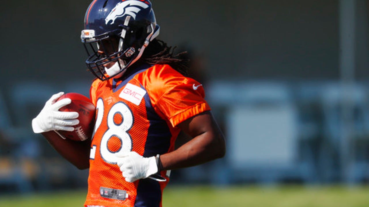 Jamaal Charles appreciates patience but wants some hand-offs